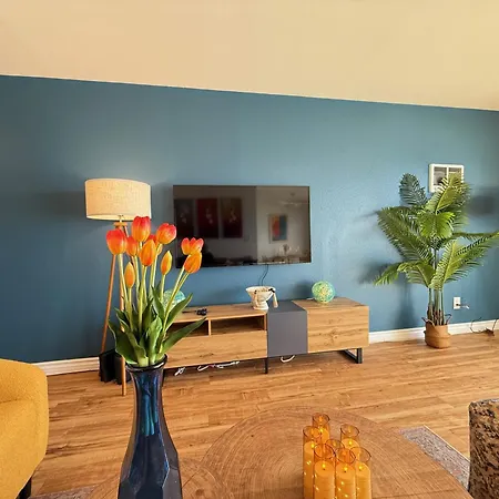 Oceanfront 1 Bed 1 Bath, Parking, Amazing View 132 Apartment